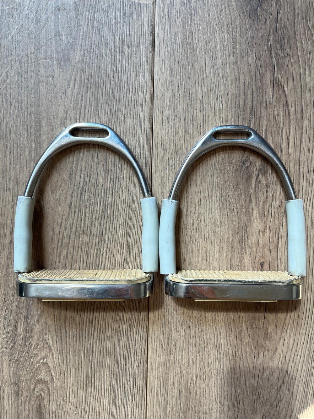 Coronet Flex Hinged Jointed English Stirrups
